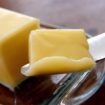 coma manteiga mas saiba porque 105x105 - Margarina Ou Manteiga: Qual A Melhor Opção?