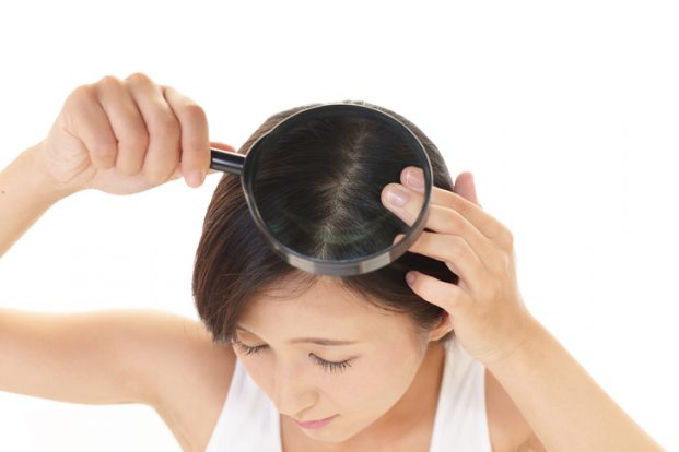 Esfoliante para estimular o crescimento do cabelo e remover qualquer caspa ou flocos secos sem secar o couro cabeludo