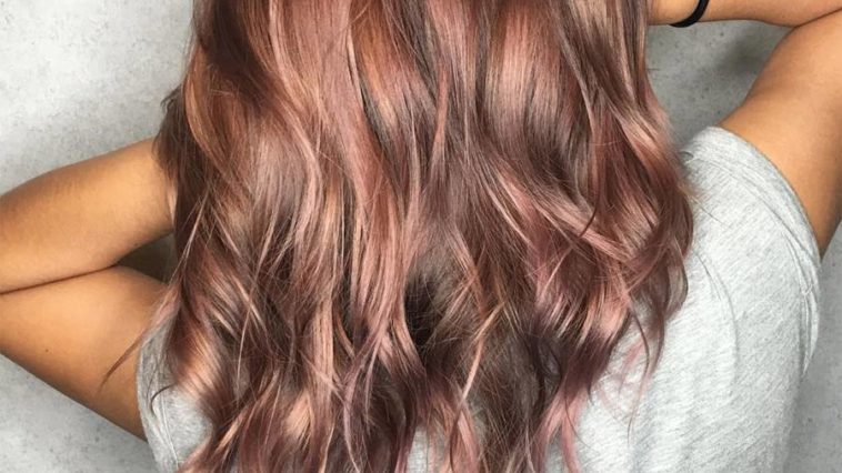 Tendência de cabelo Outono/Inverno 2018: Penteados, Cores e Cortes blank - Tendência de cabelo Outono/Inverno 2018: Penteados, Cores e Cortes