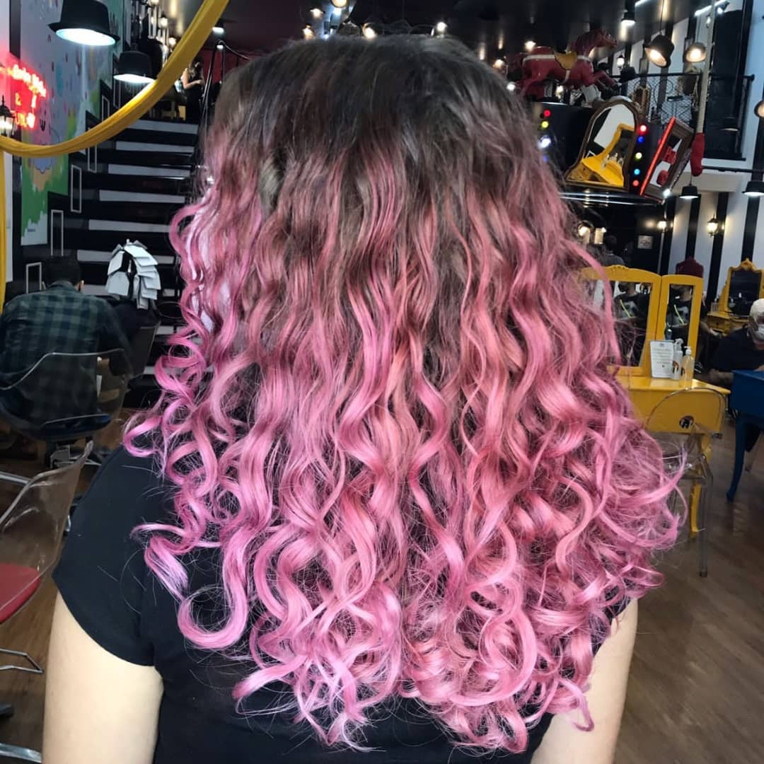247094500 279451077524259 3212176012463035612 n - Ombré hair rosa: 60 inspirações, trends