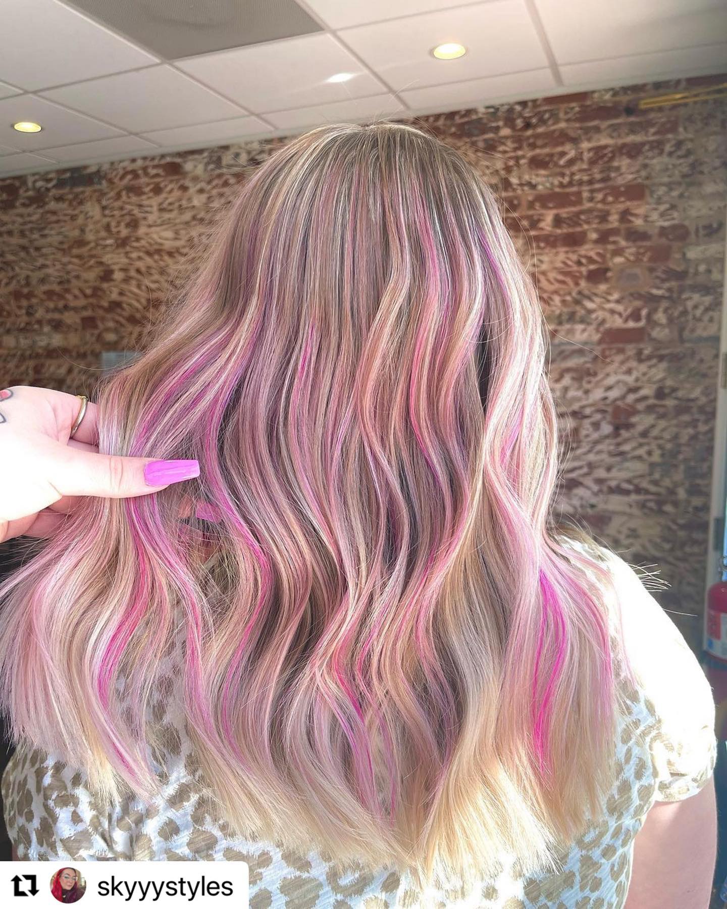 275705997 1112922532862085 4412990074102601763 n - Ombré hair rosa: 60 inspirações, trends