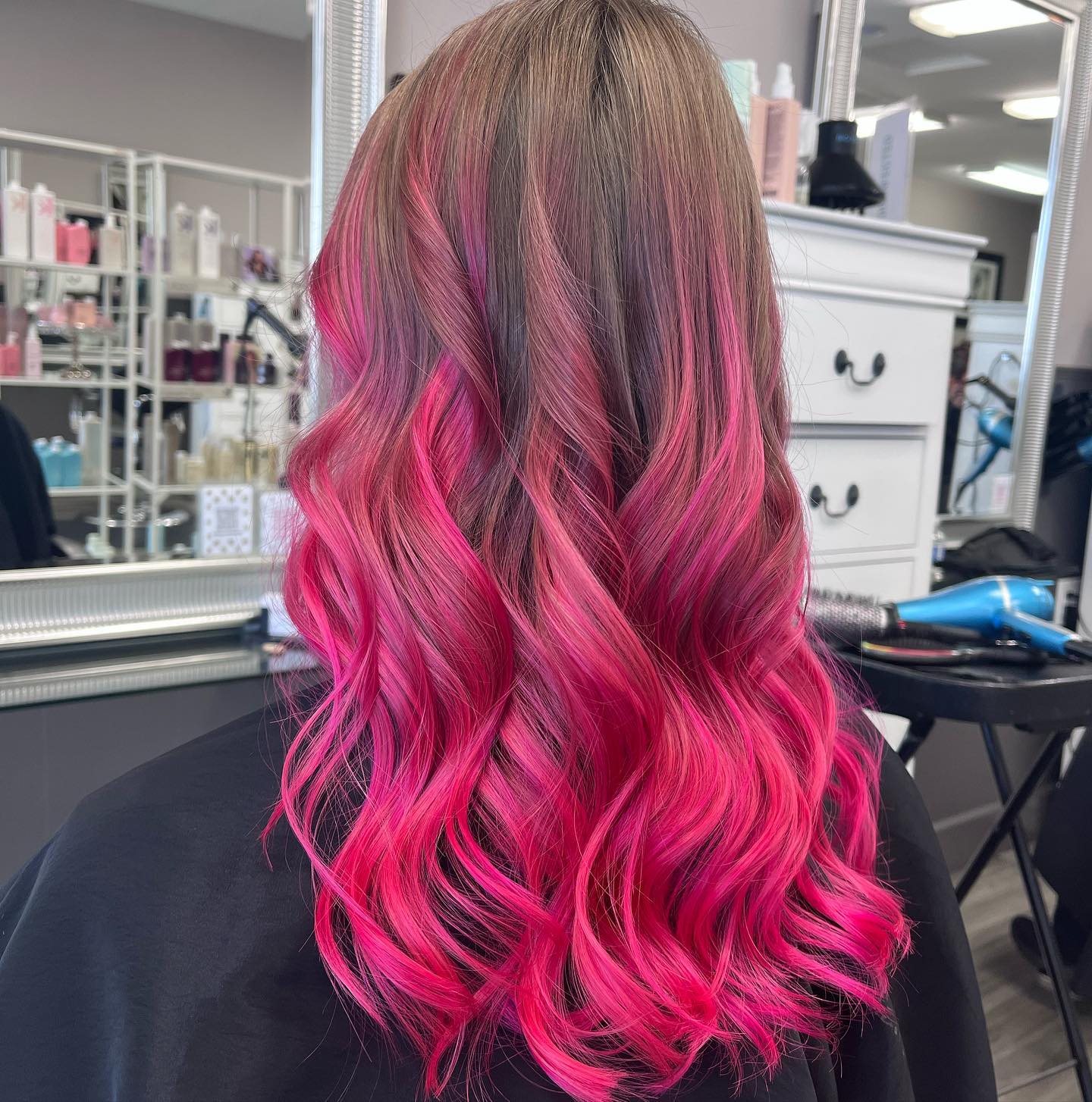 275834482 3040014372976554 7430378109297952407 n - Ombré hair rosa: 60 inspirações, trends