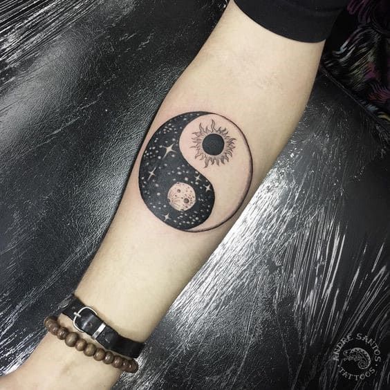 Tatuagem de Sol e Lua